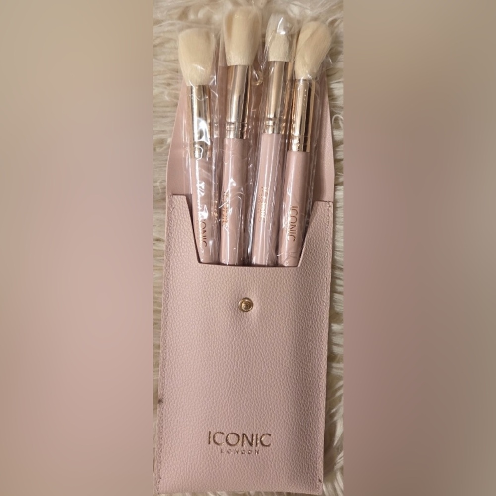  ICONIC London Handbag Glam Face Brush Set